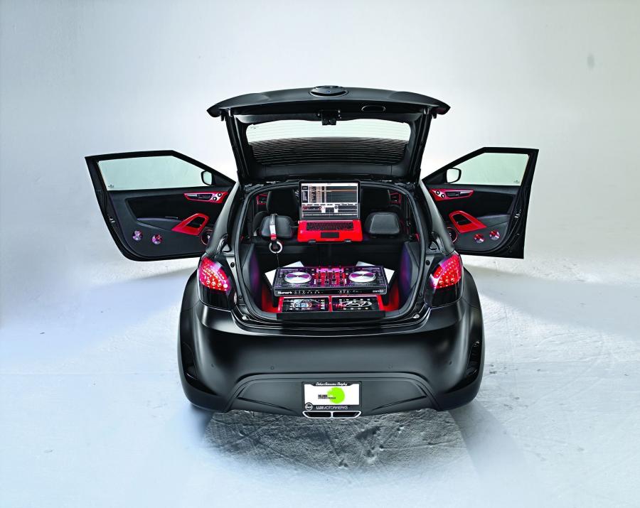  Hyundai Veloster Music by Remix 2011 года  (фото 3 из 6)